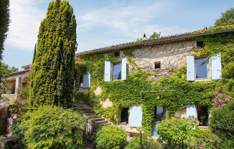 Location de vacances pour 10 personnes à Clansayes