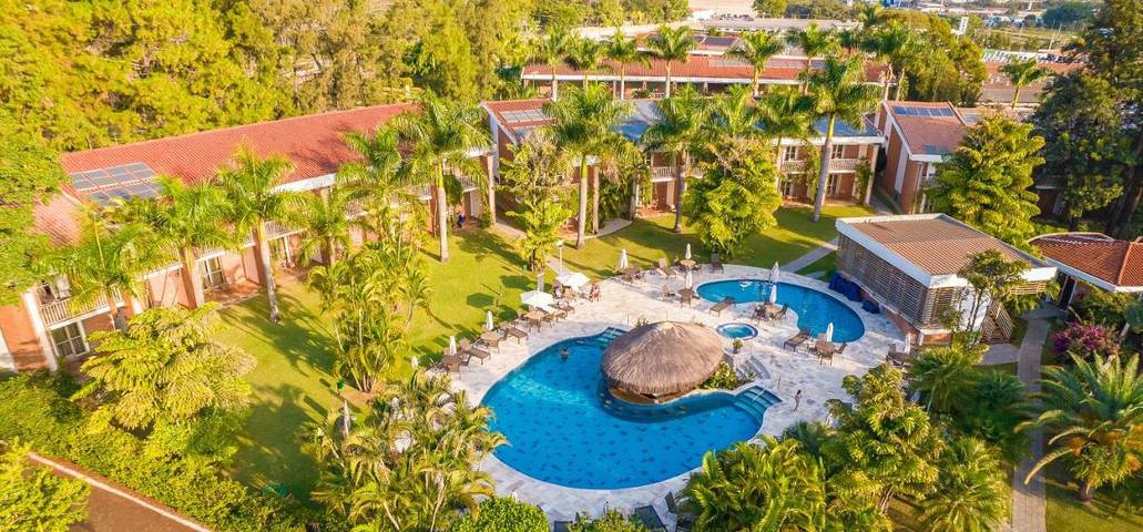 Pousadas para 5 pessoas, com jacuzzi e piscina e ainda jardim and sauna, adaptado a crianças em Ribeirão Preto