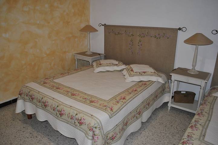 Location de vacances pour 5 personnes, avec balcon ainsi que jacuzzi et jardin à Saint-Maximin-la-Sainte-Baume - 3