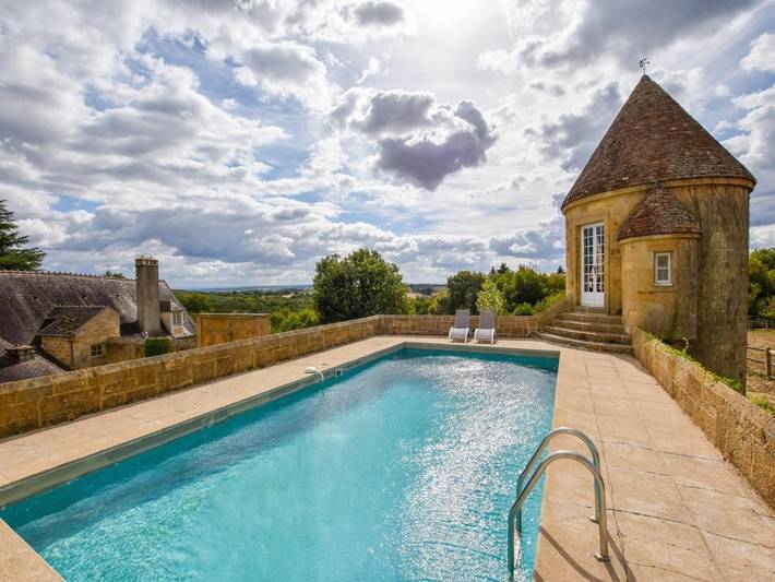Location de vacances pour 10 personnes, avec terrasse ainsi que piscine et jardin, animaux acceptés à Meaulne - 2
