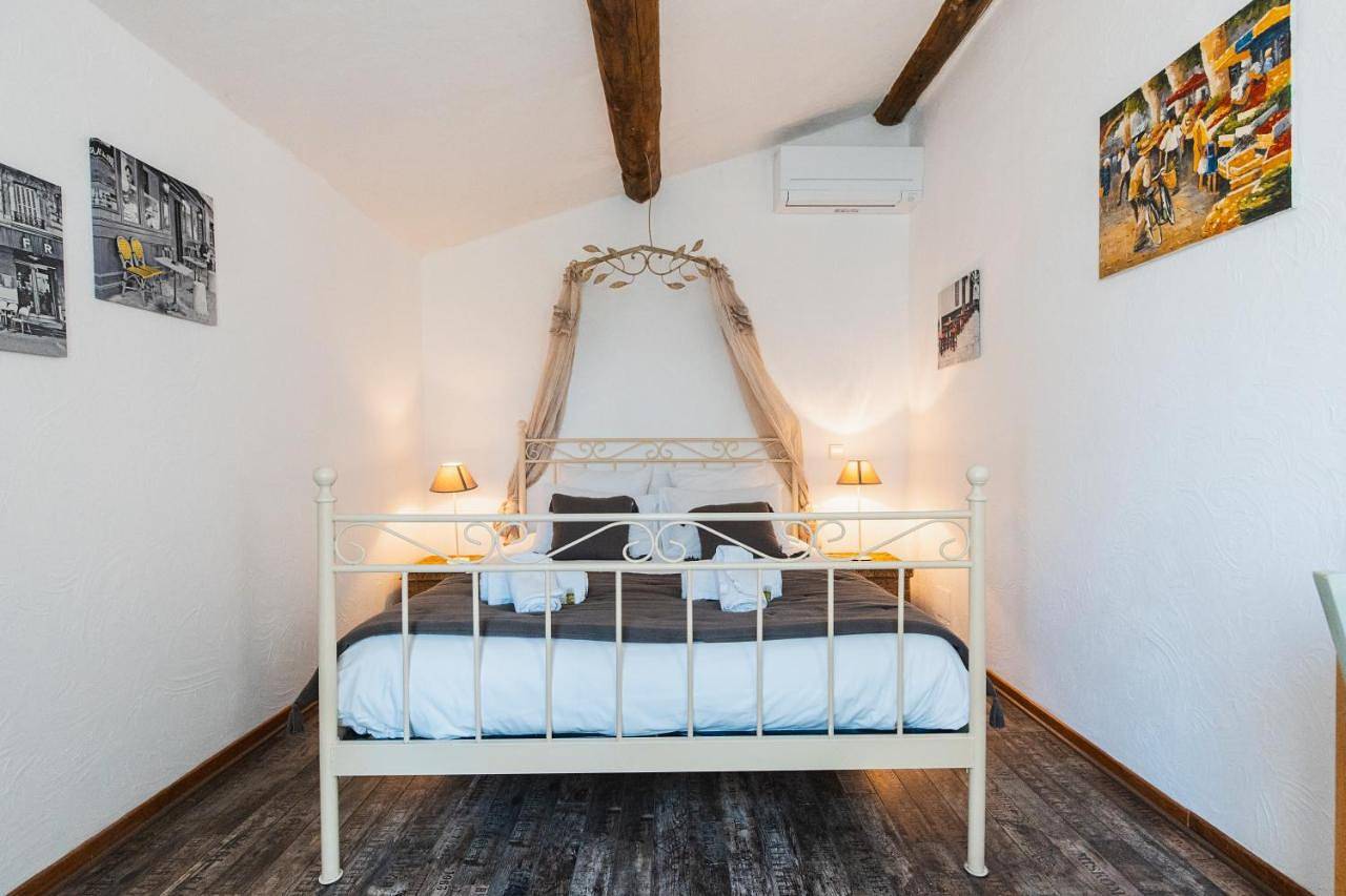 Chambre d'hôtes - B&B - Fleur de coton chez Manon en Luberon in Lagnes, Parc naturel régional du Luberon