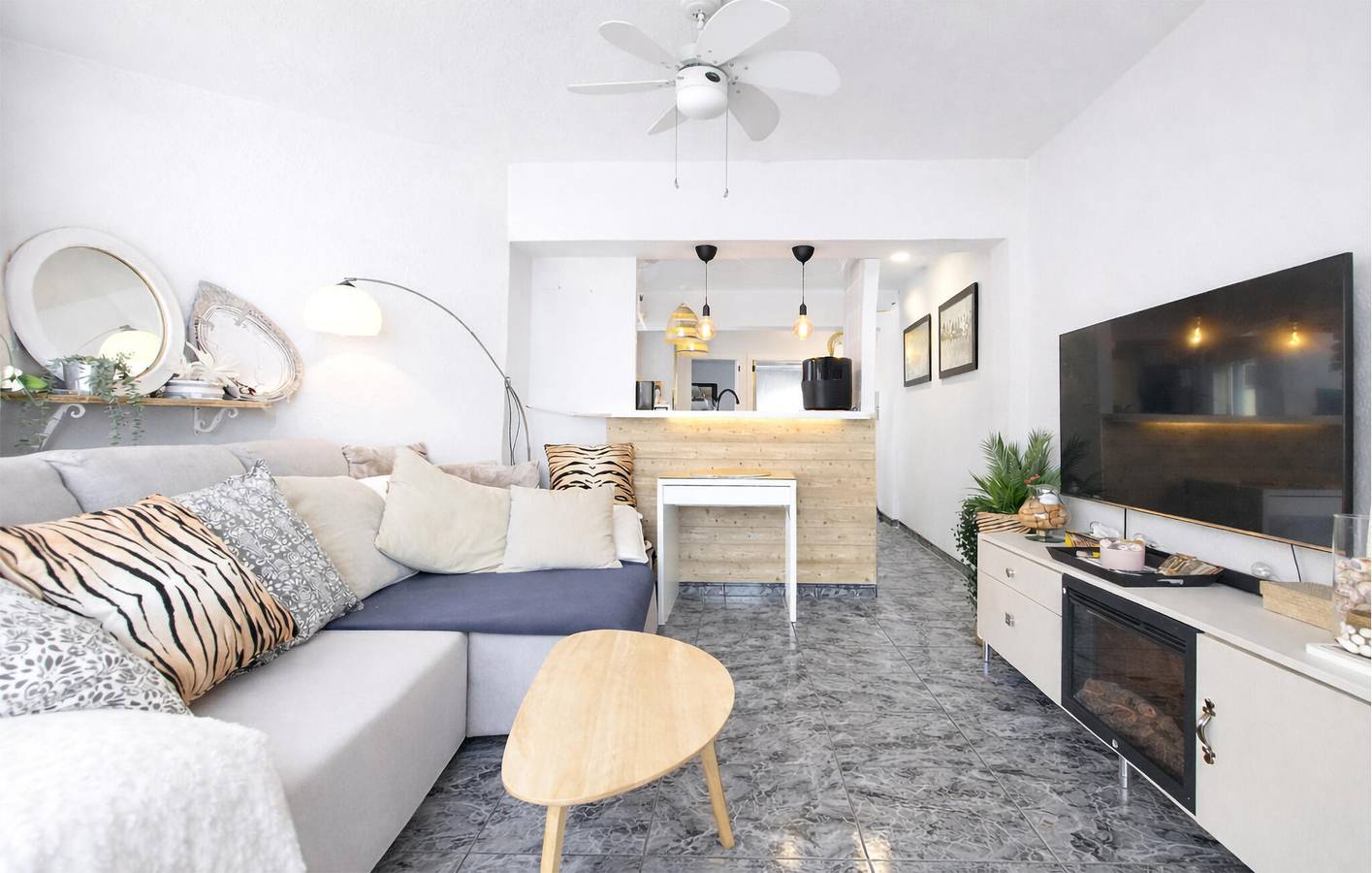 Ganze Ferienwohnung, Urlaub am Meer: Gemütliche Ferienwohnung mit Terrasse und WLAN, nur wenige Schritte von Tapas-Restaurants entfernt in El Perelló (Costa de Valencia), Sueca