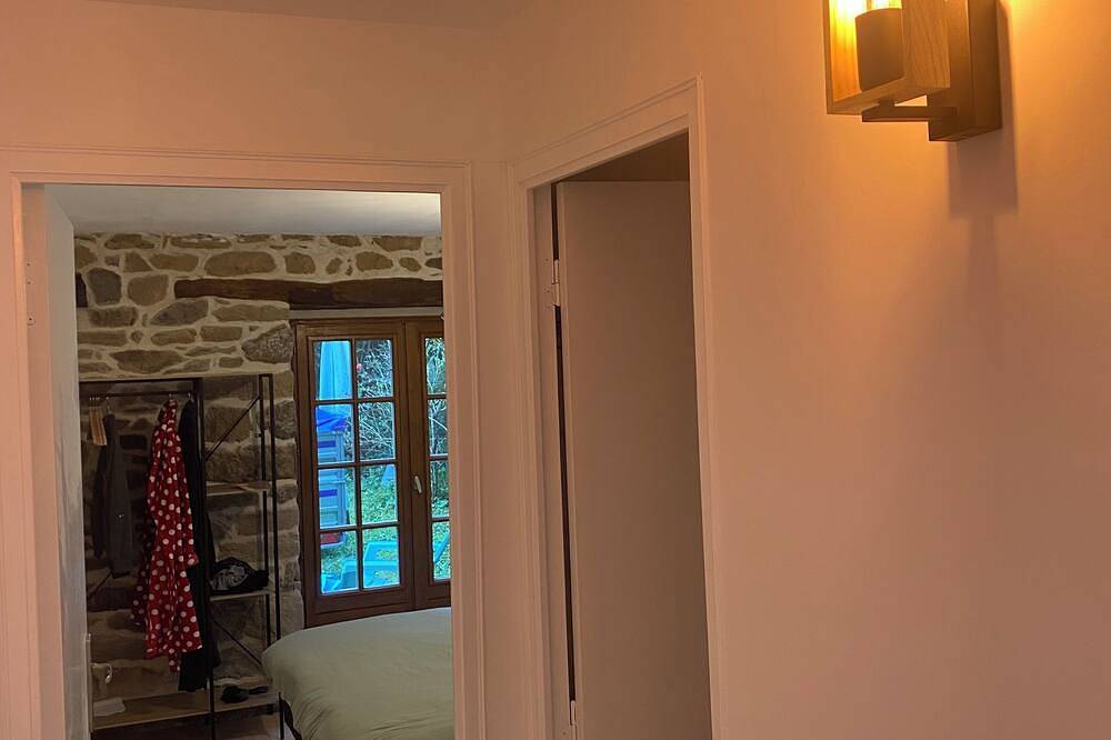 Small cottage with garden, ideal for families in Pleudihen-sur-Rance, Dinan region