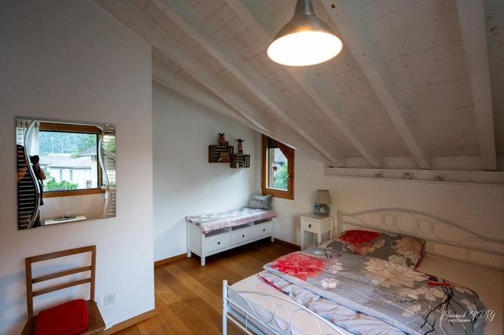 Chambre d’hôte pour 2 personnes, avec piscine ainsi que jardin et vue
