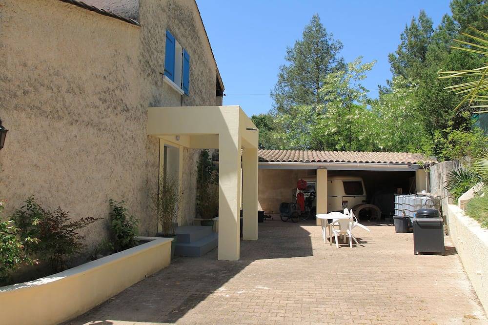 Entire apartment, Gîte les iris à la porte des Cévennes near montpellier in Laroque (Hérault), Lodève region
