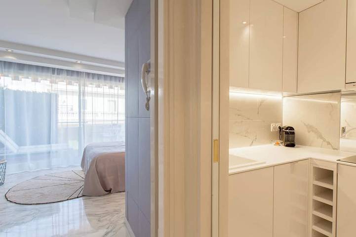 Gîte pour 4 personnes, avec balcon et piscine dans Office De Tourisme Et Des Congres De Nice - 3