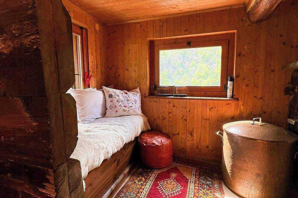 15e-eeuws Walser huis in historisch dorp in Alagna Valsesia, Walliser Alpen