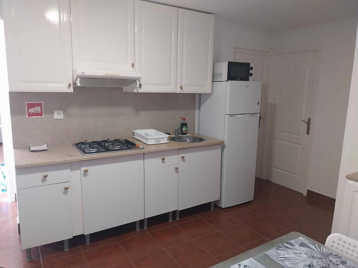 Apartamento inteiro, Two-Bedroom Apartment in Ermidas-Sado, Alentejo Litoral