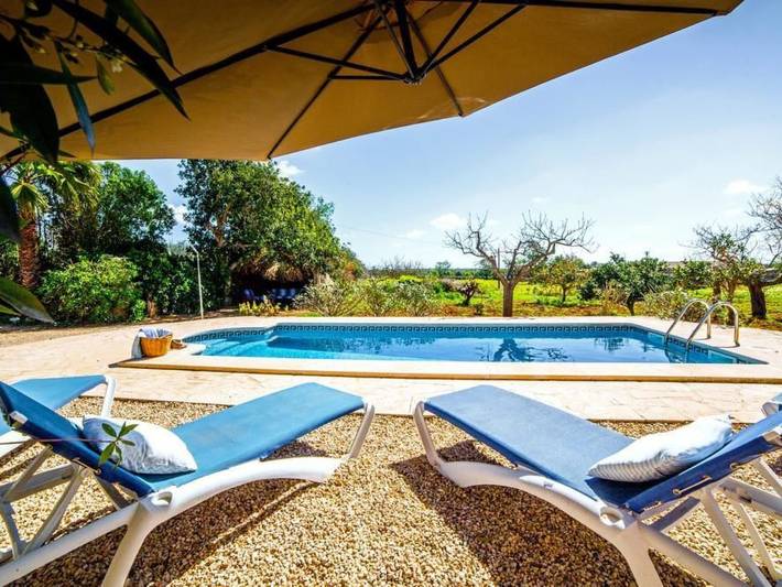 Finca für 6 Personen, mit Garten und Terrasse in Es Llombards