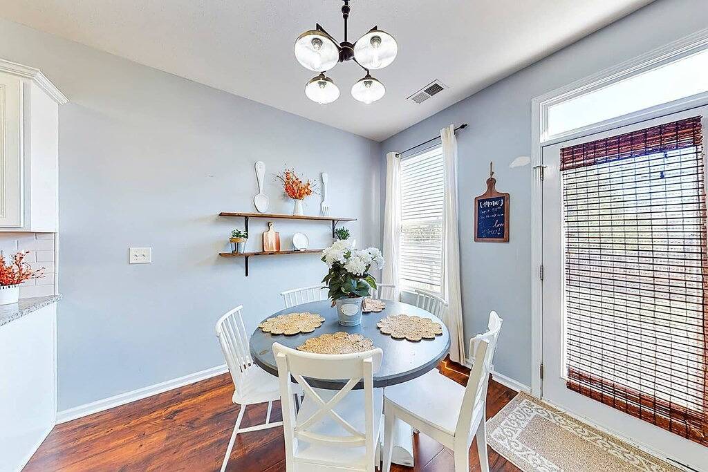 Large Beautifully decorated Cozy Family Home - Pet Friendly - Near Charlotte in Union County (NC)