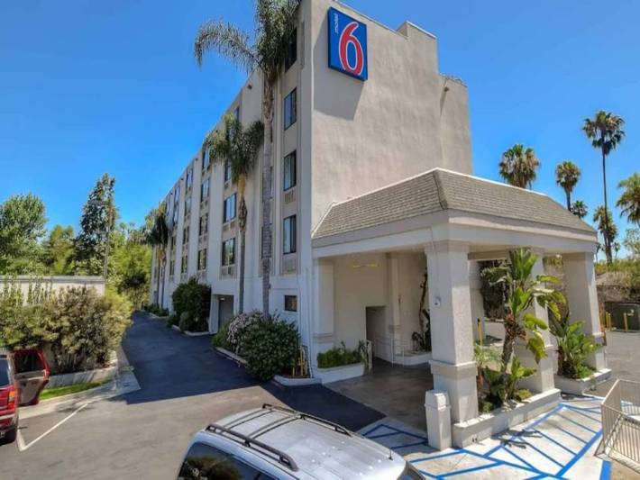 Apartamento entero, 1 Cama Queen | Ducha De Ada/ri/mini Nevera in San Diego, San Diego County