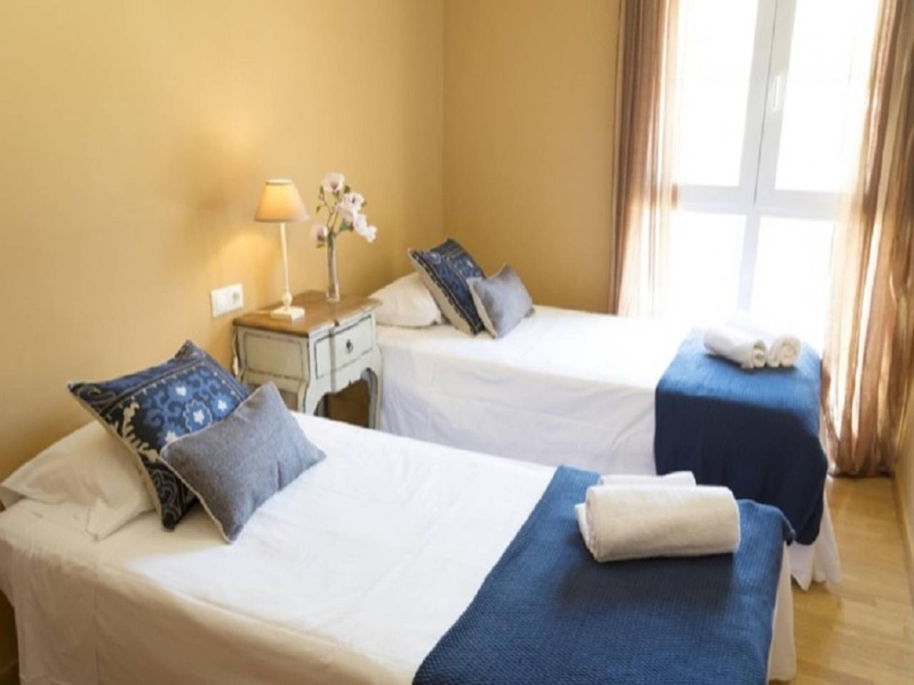 Entire holiday apartment, Del Parque Flats Cervantes in Málaga Central District, Malaga