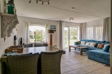 Ferienhaus für 4 Personen, mit Balkon/Terrasse und Terrasse in Julianadorp