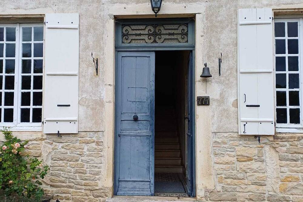 Private Family B&B Room \"Violette\" in Tournus, Région de Mâcon