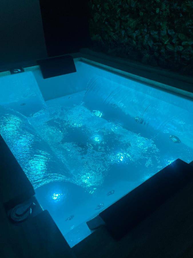 Location de vacances pour 2 personnes, avec jacuzzi et jardin à Herstal - 4