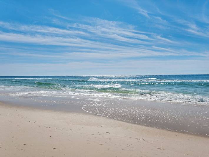 Vacation rental for 15 people, with balcony and pool as well as yard in Rosemary Beach