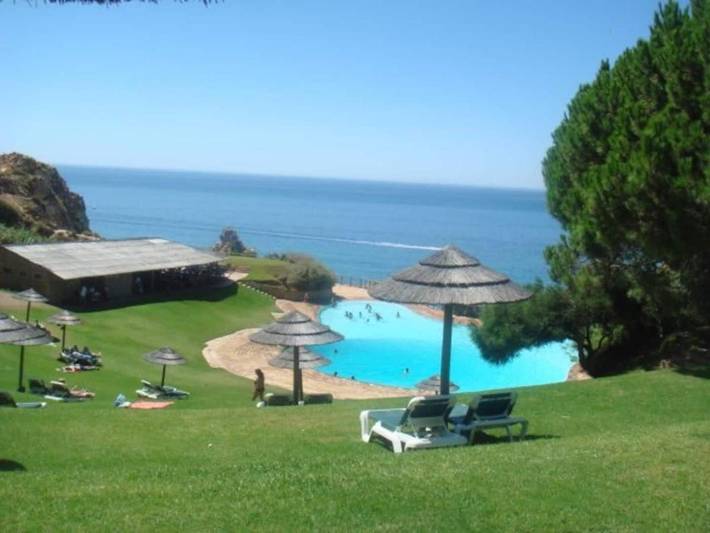 Casa de férias para 9 pessoas, com Varanda e Terraço e ainda Jardim and Piscina em Praia da Prainha