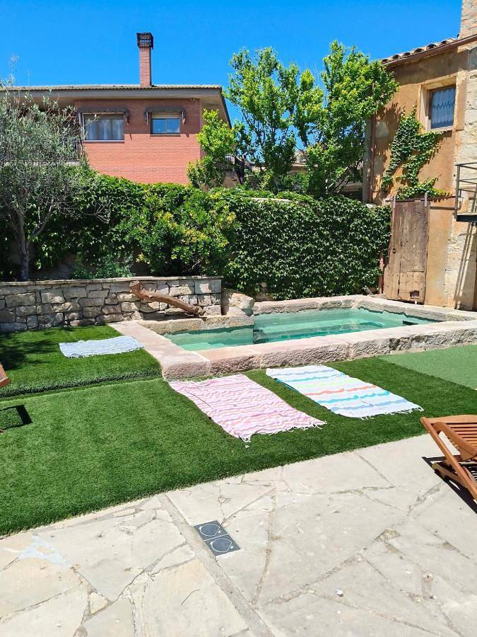 Casa de vacaciones para 20 personas, con piscina además de jardín y vistas en Urgel - 4