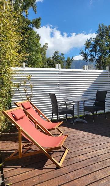 Maison d’hôte pour 2 personnes, avec terrasse ainsi que vue et jardin à La Plaine-des-Palmistes