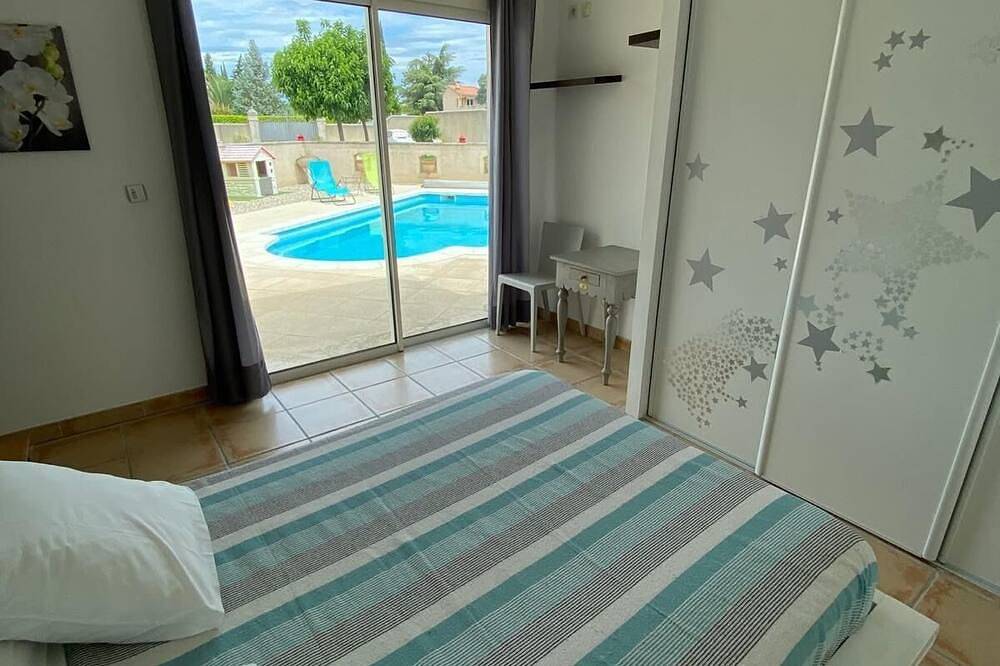 House with swimming pool in Provence in Séguret, Vaucluse