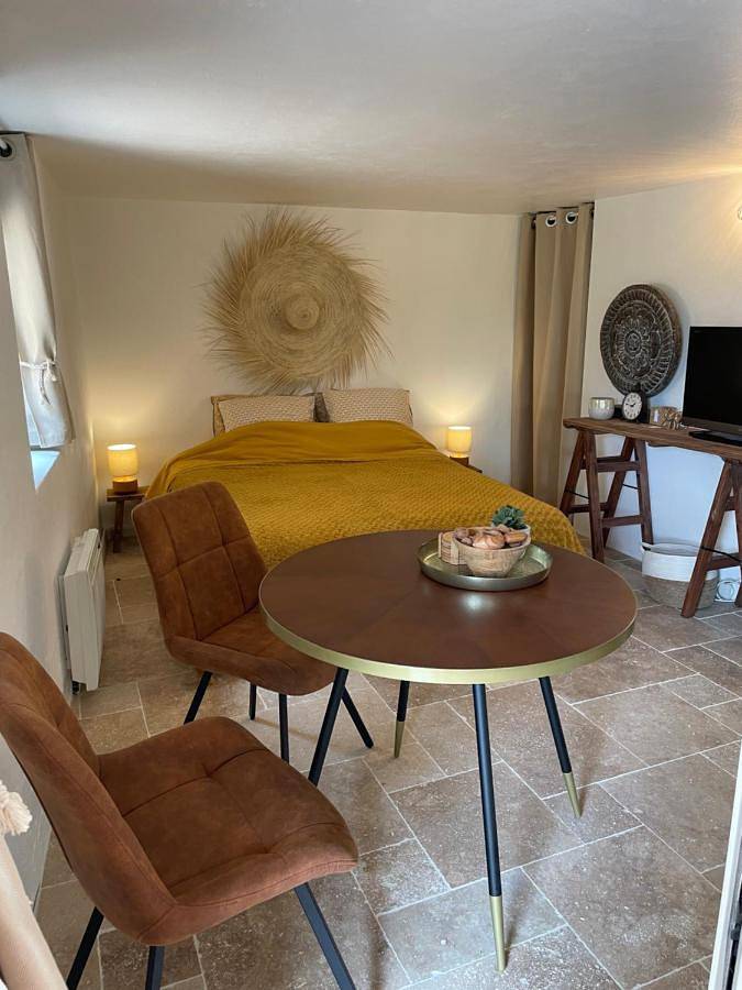 Double Room with Terrace in La Baume-d'Hostun, Région de Valence
