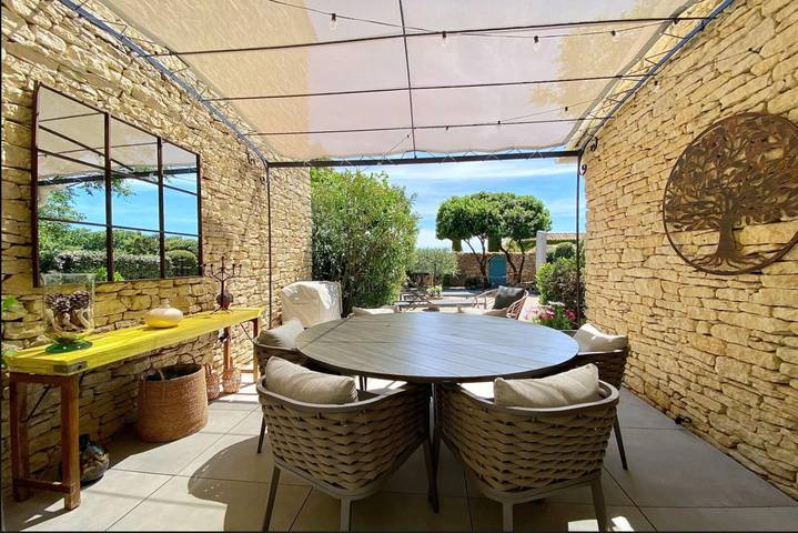 Location de vacances pour 4 personnes, avec terrasse ainsi que jardin et piscine à Gordes - 4