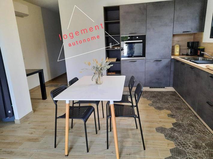 Gîte pour 6 personnes, avec Terrasse et Jardin à Viriat