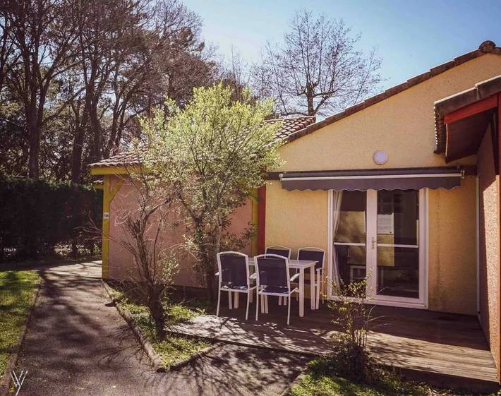 Location de vacances pour 4 personnes, avec piscine ainsi que terrasse et jardin dans Lac marin de Port d'Albret - 2