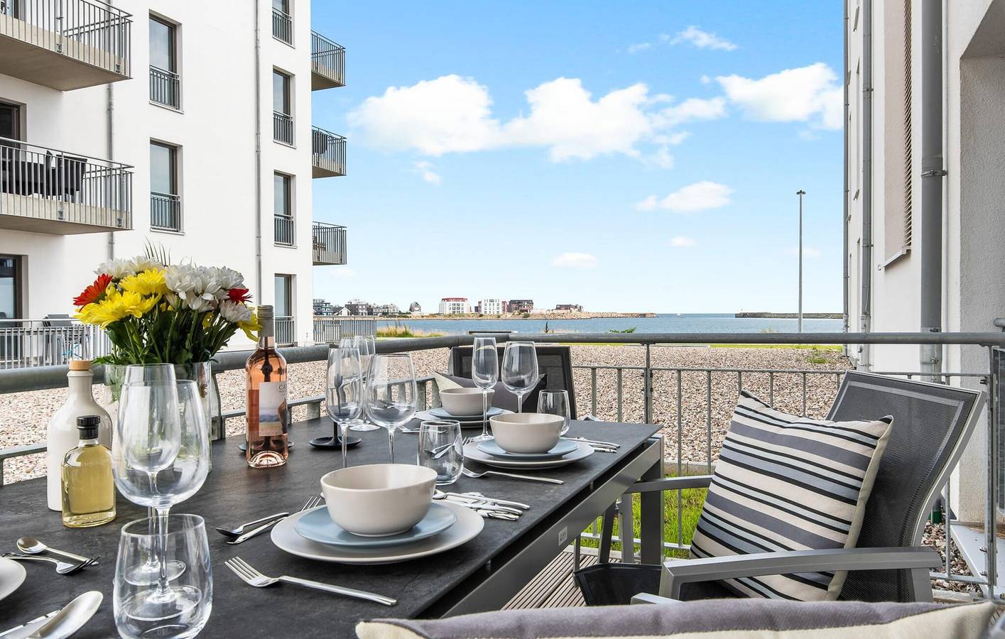 Ganze Ferienwohnung, Appartement mit Meerblick, Terrasse, Parkplatz - 500m zum Strand in Olpenitz, Kappeln