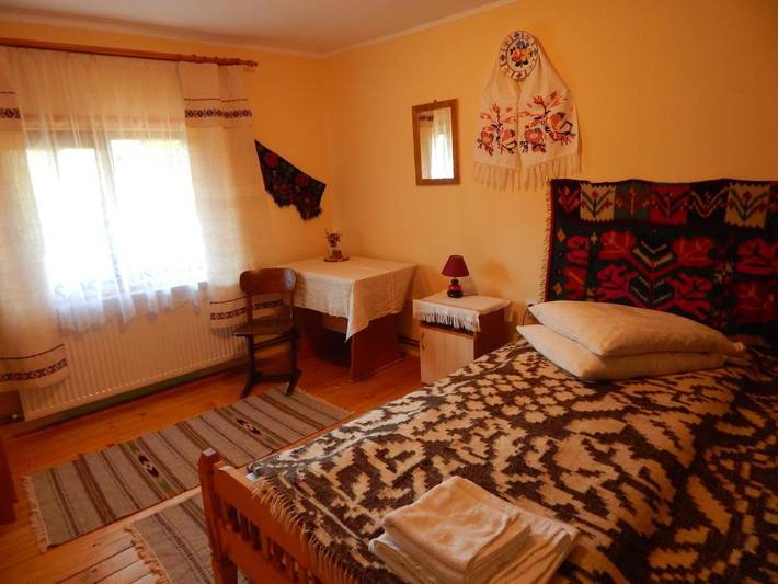 Location de vacances pour 2 personnes, avec terrasse ainsi que jardin et vue, animaux acceptés dans Breb - 2