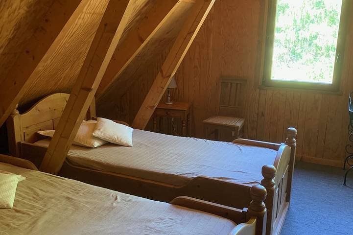 Gîte pour 8 personnes, avec terrasse et jardin à La Tour-d'Auvergne - 3