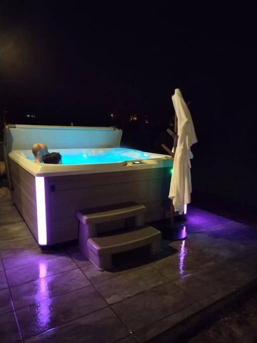 Location de vacances pour 15 personnes, avec jardin et jacuzzi dans Doue - 4