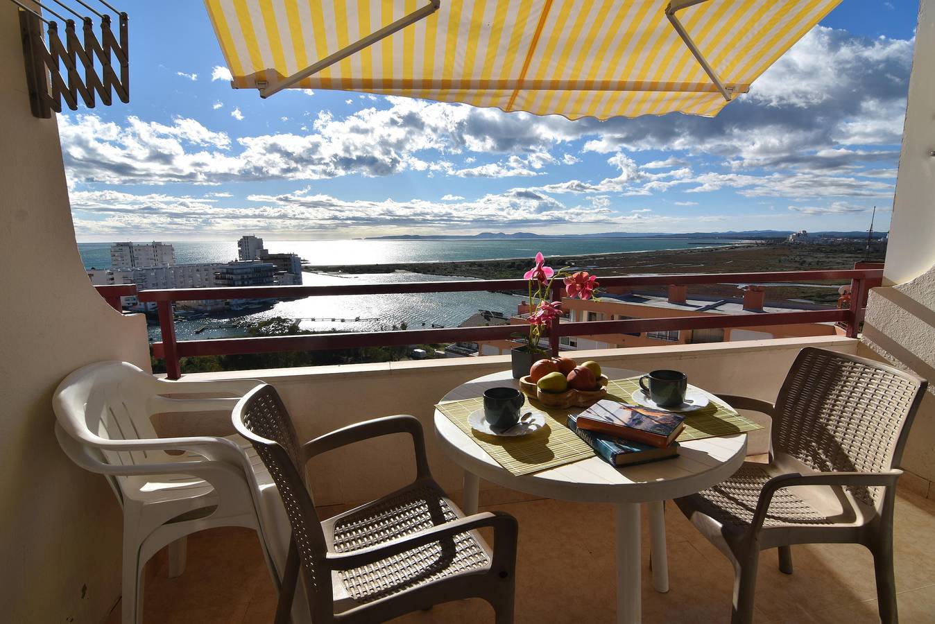 Studio entier, Appartement à Roses avec piscine, proche de la plage et du centre, idéal pour des vacances confortables et relaxantes. in Santa Margarida, Roses