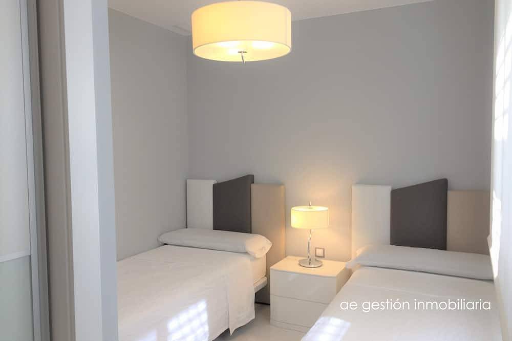 Entire apartment, Exclusive apartment with frontal sea views (3 bedrooms / 2 bathrooms) in Los Arenales del Sol, Elche