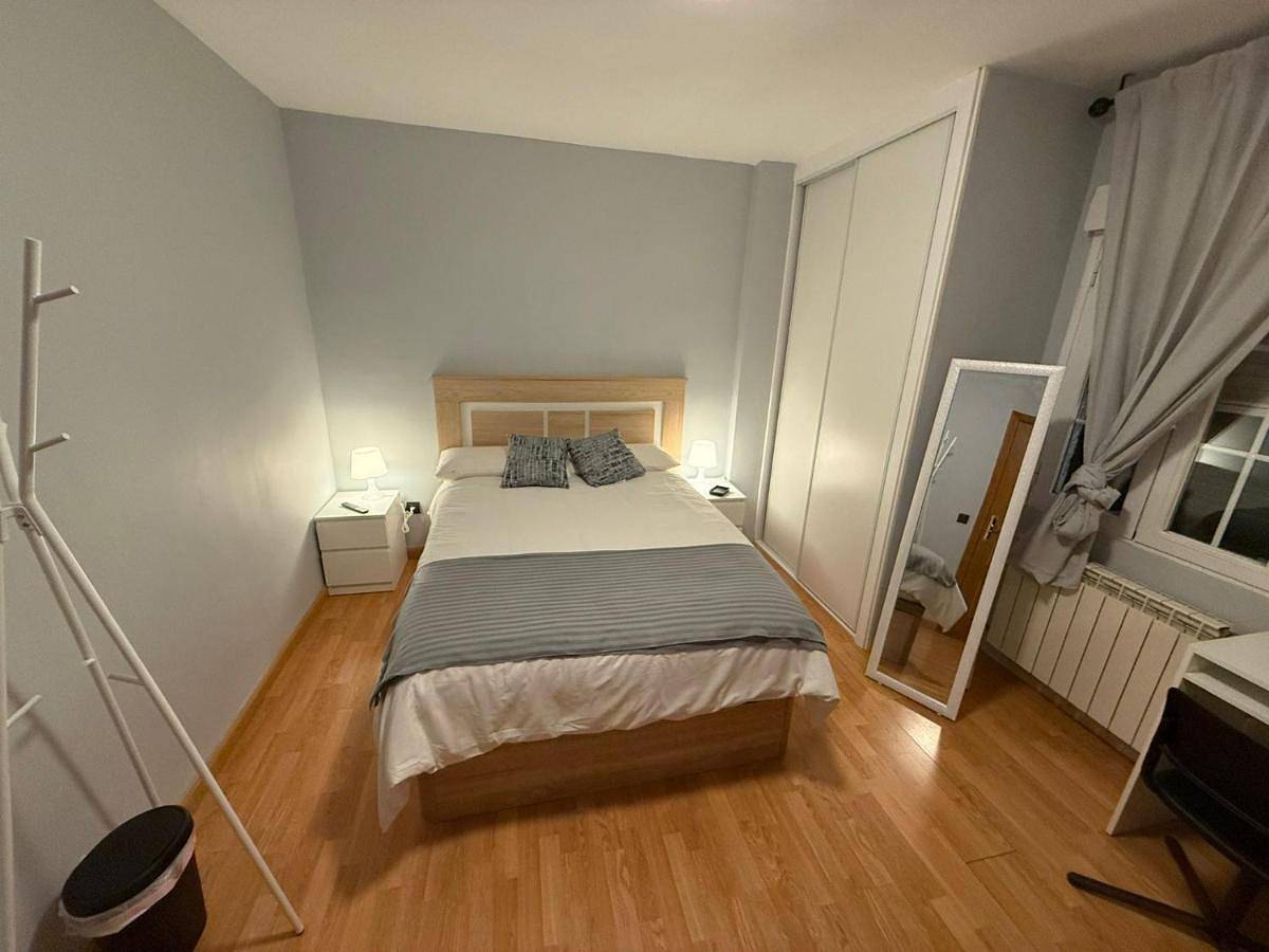 You Cambry Room in Parla, Communaute de Madrid