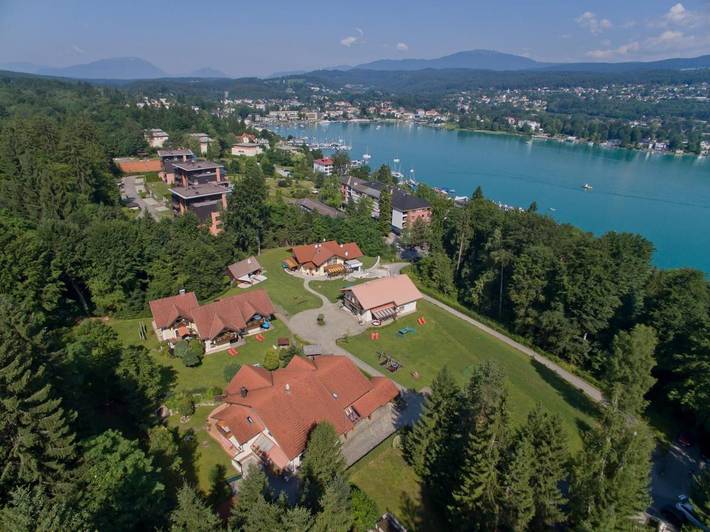 Ferienhaus für 2 Personen, mit Balkon und Terrasse sowie Whirlpool und Garten