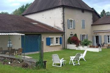 Gîte pour 5 personnes, avec jardin à Isches
