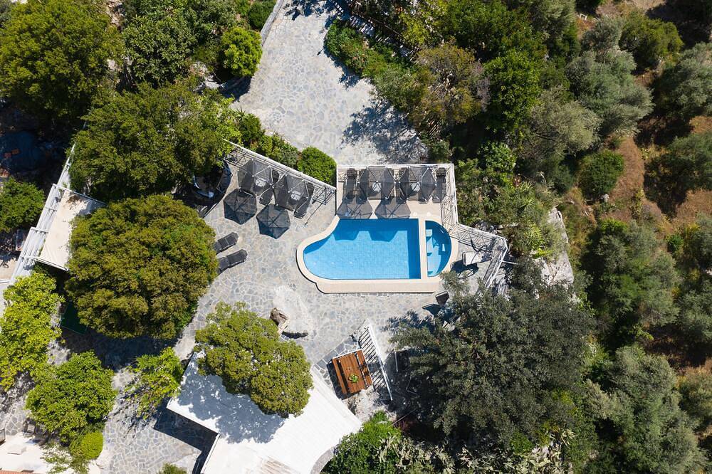 Kefali Villa! Ökotourismus, ganz privat, 800 m2 Außenfläche, Pool & Whirlpool! in Rethymno und Umgebung