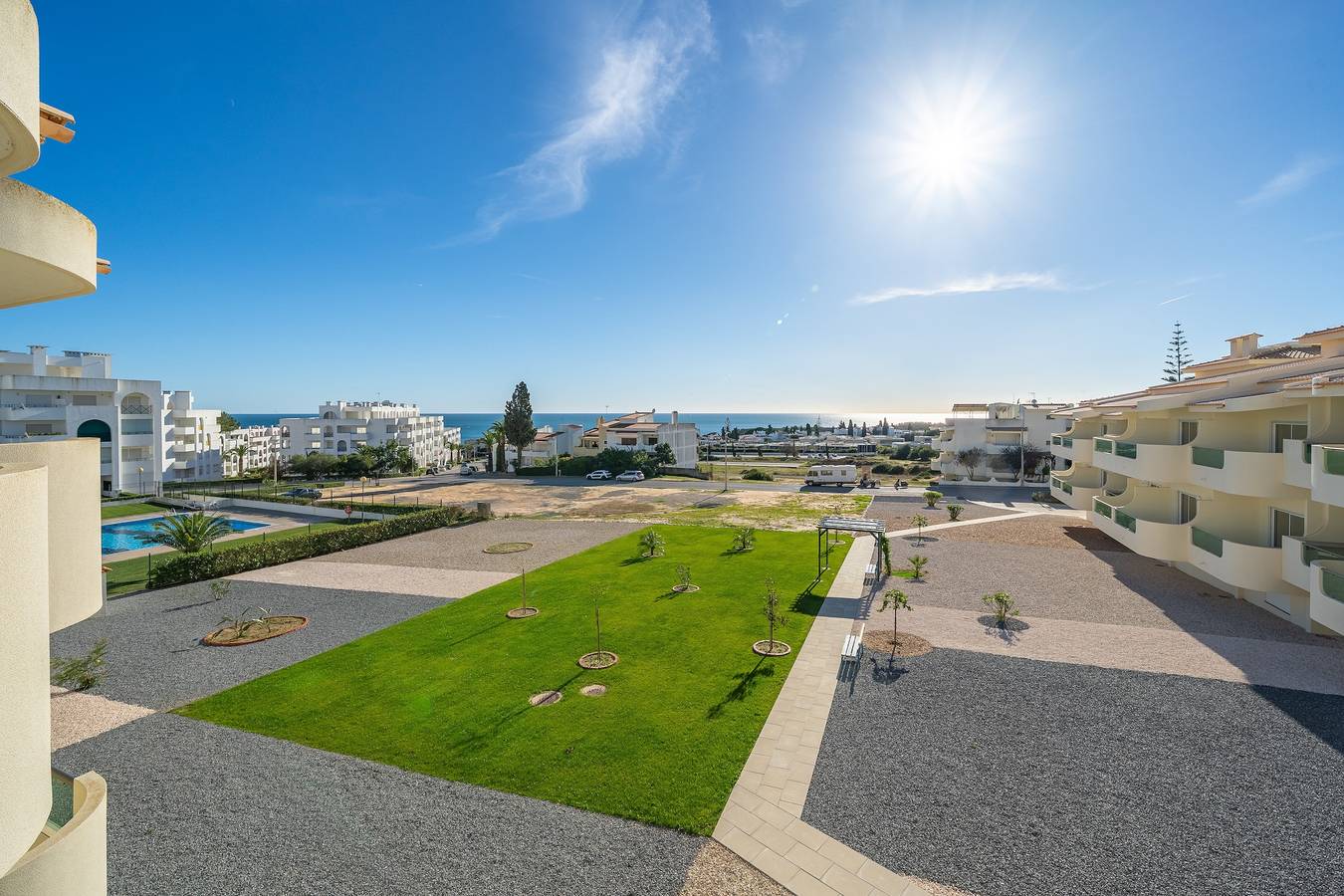 Ganze Wohnung, Apartment 'T1 Meerblick, Block 2, Eg D' mit Meerblick, Wlan und Klimaanlage in Alporchinhos (Atlantikküste), Porches