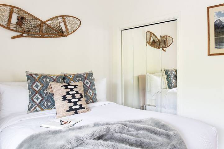 Vacation rental for 9 people, with terrace and hot tub as well as pool in Grand Teton National Park