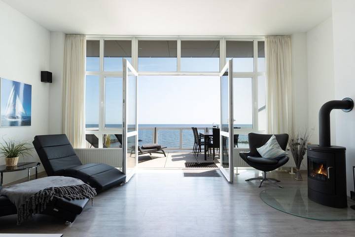Ferienwohnung für 4 Personen, mit Balkon und Whirlpool sowie Terrasse und Sauna in Schönhagen