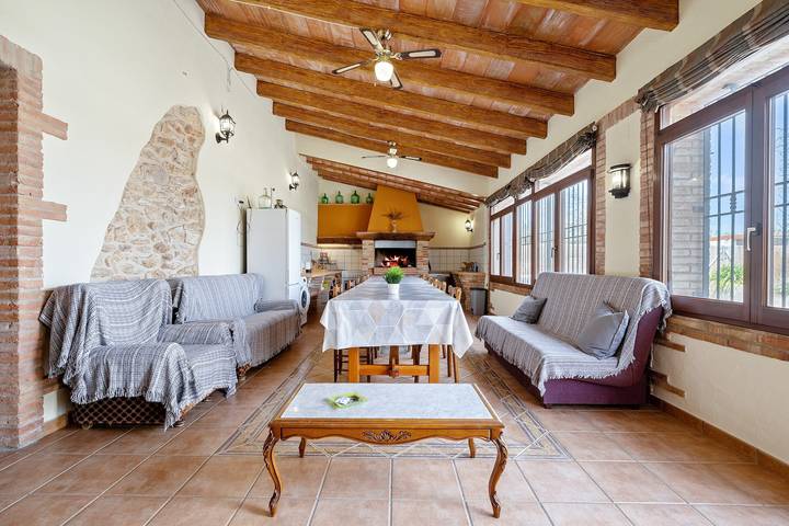 Casa de vacaciones 'Mas Del Vedell' con piscina privada, Wi-Fi y aire acondicionado in La Ampolla, Delta del Ebro