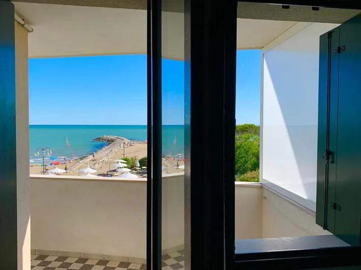 Apartmenthotel for 3 people, with garden and pool - 1