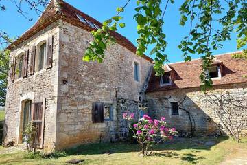 Location de vacances pour 9 personnes, avec jardin à Cazillac