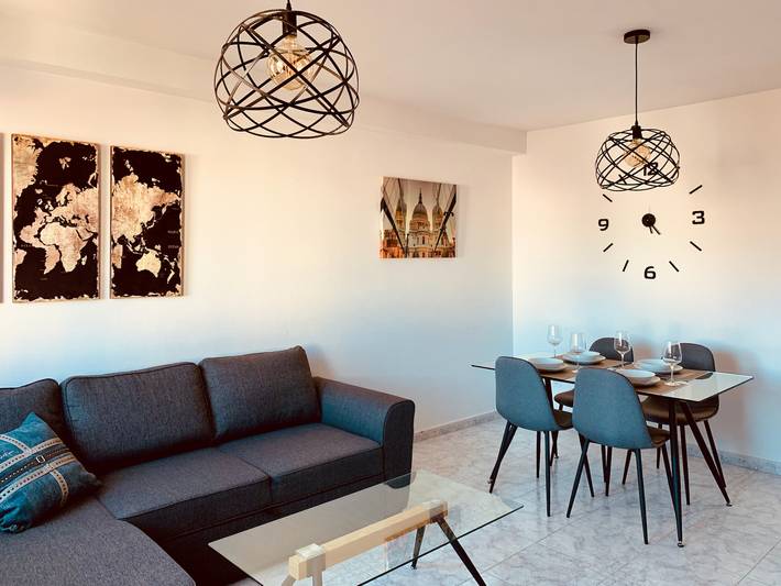 Entire apartment, A&F Comfort Modern House in Vecindario, Santa Lucía de Tirajana