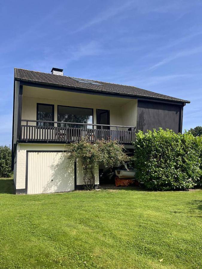 Ferienhaus für 4 Personen, mit Balkon und Sauna in Maasholm