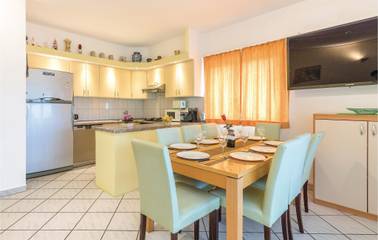 Appartement voor 10 Personen in Stinjan, Pula, Afbeelding 4
