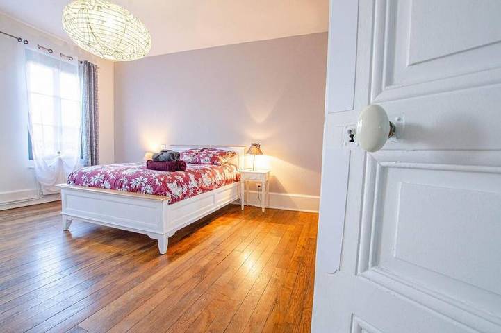 Gîte pour 10 personnes, avec jardin à Ervy-le-Châtel - 2