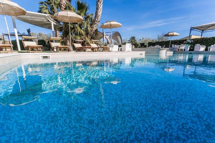 Agriturismo per 4 persone, con giardino e idromassaggio nonché piscina in Provincia d'Oristano