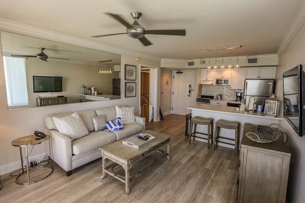 Ganze Wohnung, Lovers Key Resort 403 | Mobility Friendly Oceanfront Condo with Balcony Dining + in Bonita Bay, Bonita Springs